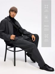 Spodnie chino z domieszką wiskozy - czarny. Czarne spodnie materiałowe męskie Reserved, bez wzorów, z tkaniny. Za 159.99 zł.
