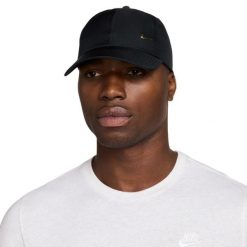 Nike czapka z daszkiem dri-fit club mtswsh fb5372 011 czarna. Czarne czapki z daszkiem damskie Nike, bez wzorów. Za 99.00 zł.