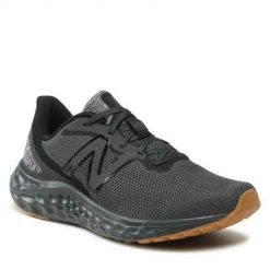 Buty do biegania męskie New Balance MARISRK4. Czarne obuwie do biegania damskie New Balance. Za 349.00 zł.