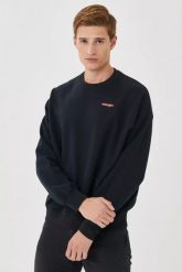 WRANGLER RICK&MORTY CREW MĘSKA BLUZA KLASYCZNA BLACK W6R1HN100 112144802. Czarne bluzy bez kaptura męskie Wrangler, m. Za 159.99 zł.