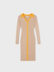 Swetrowa prążkowana sukienka z kołnierzykiem z wiskozą - beżowy. Brązowe sukienki damskie Sinsay, l, bez wzorów, prążkowane, bez kołnierzyka, bez ramiączek. W wyprzedaży za 45.99 zł.