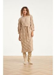 Smashed Lemon Sukienka dzianinowa w kolorze beżowym rozmiar: XXL. Brązowe sukienki damskie Smashed Lemon, na co dzień, xxl, bez wzorów, z dzianiny, bez kołnierzyka, bez ramiączek, midi, proste. Za 165.99 zł.