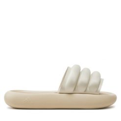 Klapki adidas. Brązowe klapki damskie Adidas, bez wzorów, bez obcasa. Za 149.99 zł.
