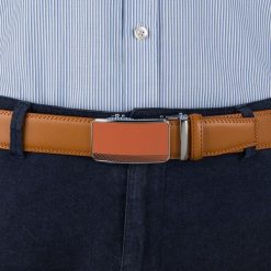 Pasek męski skórzany 3,5 cm klamra automatyczna Beltimore camel 50-550 : Kolory - brązowy, beżowy, Rozmiar pasków - r.105-120 cm. Brązowe paski męskie bez wzorów, ze skóry, wizytowe. Za 64.99 zł.