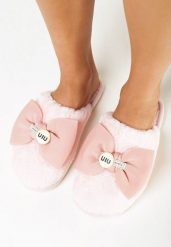 Różowe Kapcie z Futerka z Szeroką Kokardką Mulleris. Czerwone kapcie damskie Born2be. Za 29.99 zł.
