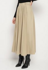 Jasnobeżowa Trapezowa Spódnica Plisowana z Wiskozą Ozdobiona Klamrą Calemi. Brązowe spódniczki damskie Born2be, l, bez wzorów, z wiskozy, eleganckie, maxi, trapezowe. Za 79.99 zł.