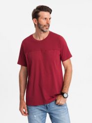 T-shirt LOOSE FIT męski z kieszonką – czerwony V3 OM-TSCT-0171 - XXL. Czerwone t-shirty męskie Ombre Clothing, l, z aplikacjami, z bawełny, bez kołnierzyka. W wyprzedaży za 24.99 zł.