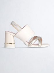 Liu Jo Sandały w kolorze białym na obcasie rozmiar: 37. Białe sandały damskie Liu Jo, bez wzorów, z materiału, bez obcasa, na koturnie. Za 209.82 zł.