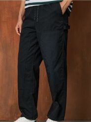 Spodnie straight fit - czarny. Czarne spodnie materiałowe męskie Sinsay, bez wzorów. Za 69.99 zł.