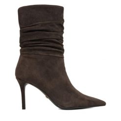 Botki GINO ROSSI. Brązowe botki damskie Gino Rossi, bez obcasa, na szpilce, bez zapięcia. Za 529.99 zł.