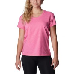 Koszulka z krótkim rękawem Sun Trek SS Tee - różowa. Czerwone t-shirty damskie Columbia, m, bez wzorów, bez kołnierzyka. W wyprzedaży za 119.25 zł.