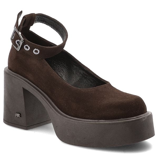 Brązowe Półbuty Karino Welurowe Obuwie Damskie. Brązowe półbuty damskie Karino, bez wzorów, z weluru, eleganckie, bez obcasa, na obcasie. Za 433.99 zł.