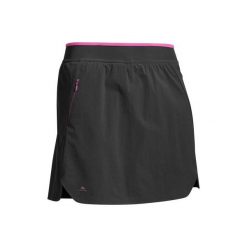 Spódnico-spodenki turystyczne MH500 czarne. Czarne szorty damskie QUECHUA, bez wzorów, z elastanu. Za 69.99 zł.