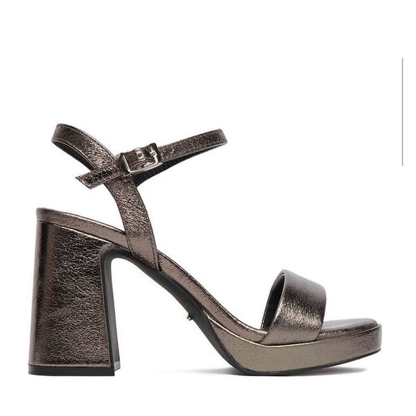 Sandały DeeZee. Szare sandały damskie DeeZee, bez wzorów, bez obcasa, na słupku. Za 159.99 zł.