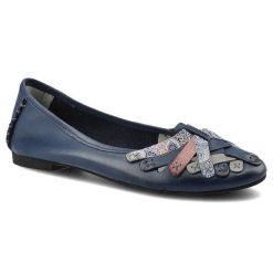 Granatowe Baleriny Maciejka Stylowe Damskie Buty. Niebieskie baleriny damskie Maciejka, z aplikacjami, ze skóry, bez obcasa, na płaskiej podeszwie. Za 195.00 zł.