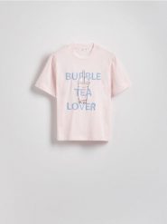 T-shirt z haftem - pastelowy róż. Czerwone t-shirty damskie Reserved, l, bez wzorów, z bawełny, bez kołnierzyka. W wyprzedaży za 25.99 zł.