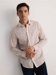 Koszula slim fit w paski - wielobarwny. Koszule męskie Reserved, l, bez wzorów, z bawełny, bez kołnierzyka, bez ramiączek. W wyprzedaży za 79.99 zł.
