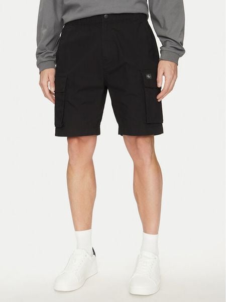 Calvin Klein Jeans Szorty materiałowe J30J327376 Czarny Regular Fit. Czarne szorty męskie Calvin Klein Jeans, z bawełny, bez kołnierzyka. Za 239.99 zł.