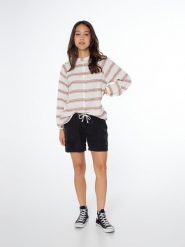 Spodenki damskie Protest PRTRUE shorts. Czarne szorty damskie Protest, bez wzorów, z materiału, klasyczne. Za 199.90 zł.