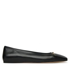 Baleriny MICHAEL Michael Kors. Czarne baleriny damskie MICHAEL Michael Kors, bez wzorów, ze lnu, bez obcasa. Za 439.99 zł.