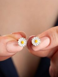 Heliophilia Srebrne kolczyki-wkrętki rozmiar: onesize. Białe kolczyki damskie Heliophilia, srebrne. Za 106.38 zł.