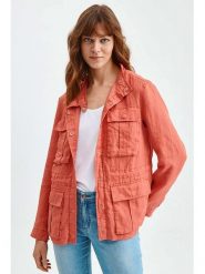 TATUUM Lniana kurtka w kolorze koralowym rozmiar: 40. Czerwone kurtki damskie Tatuum, bez wzorów, ze lnu, bez kaptura. Za 322.45 zł.