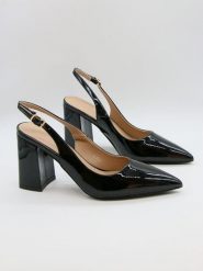 Bellucci Czółenka w kolorze czarnym rozmiar: 36. Czarne czółenka damskie Bellucci, bez wzorów, bez obcasa. Za 108.99 zł.