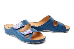 DR. BRINKMANN 700517-05 blau, klapki profilaktyczne damskie. Niebieskie klapki damskie Dr. Brinkmann, bez wzorów, ze skóry, bez obcasa, na koturnie. Za 279.92 zł.