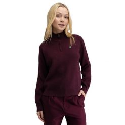 Damski sweter golfowy Siroko Fade-W Cherry. Czerwone golfy damskie SIROKO, bez wzorów, z materiału, bez ramiączek. Za 297.00 zł.