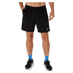 7-calowe spodenki Asics Core. Czarne szorty męskie Asics, bez wzorów, z materiału, sportowe. Za 239.00 zł.