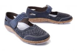 RIEKER 44896-15 blue, półbuty damskie. Niebieskie półbuty damskie Rieker, w ażurowe wzory, bez obcasa. Za 319.90 zł.