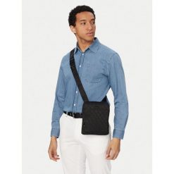 Saszetka Guess. Czarne saszetki męskie Guess. Za 329.99 zł.