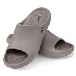 Klapki basenowe Aqua Speed Toledo. Brązowe klapki damskie Aqua-Speed, bez wzorów, bez obcasa. Za 59.99 zł.