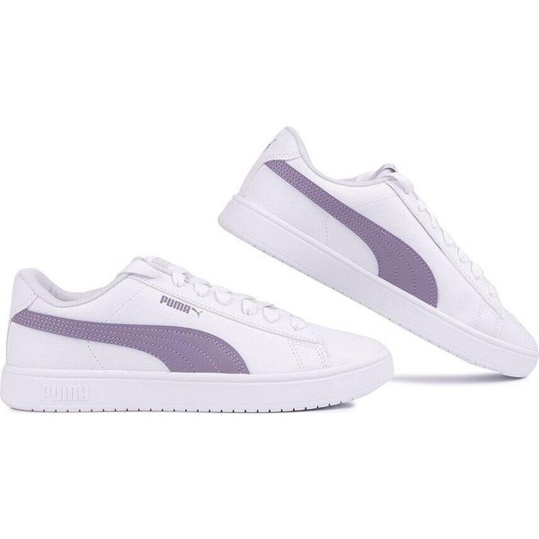 Buty Sportowe damskie Puma Rickie Classic. Białe buty sportowe na co dzień damskie Puma, bez wzorów, trekkingowe. Za 199.00 zł.