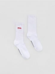 Skarpetki z bawełną SUPERMAN™ - biały. Białe skarpetki męskie Reserved, bez wzorów, z bawełny. Za 29.99 zł.