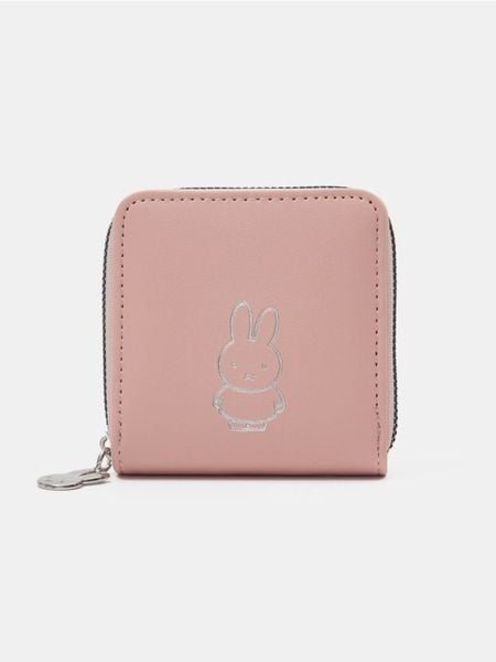 Portfel z zapięciem Miffy - różowy. Czerwone portfele damskie Sinsay, bez wzorów. Za 19.99 zł.