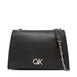 Torebka Calvin Klein. Czarne torebki klasyczne damskie CALVIN KLEIN, bez wzorów, wizytowe, bez kołnierzyka, bez ramiączek. Za 419.99 zł.