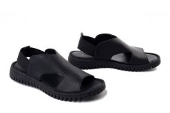 Manitu 910326-01 Czarny, sandały damskie. Czarne sandały damskie Manitu, bez wzorów, ze skóry, bez obcasa. Za 269.90 zł.