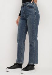 Niebieskie Jeansy o Klasycznym Kroju z Wysoką Talią Erinara. Niebieskie jeansy damskie Born2be. Za 49.99 zł.