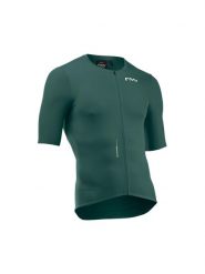 Koszulka rowerowa NORTHWAVE Essence Jersey S/s szmaragdowy. Zielone t-shirty sportowe męskie Northwave, l, z jersey, bez ramiączek, na fitness i siłownię. Za 350.00 zł.