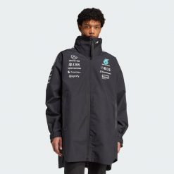 Kurtka Mercedes - Amg Petronas Formula One Team Myshelter. Białe kurtki treningowe męskie Adidas, m, bez wzorów, z materiału. Za 1,599.00 zł.
