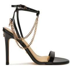 Sandały Guess. Czarne sandały damskie Guess, z aplikacjami, bez obcasa, na szpilce. Za 529.99 zł.