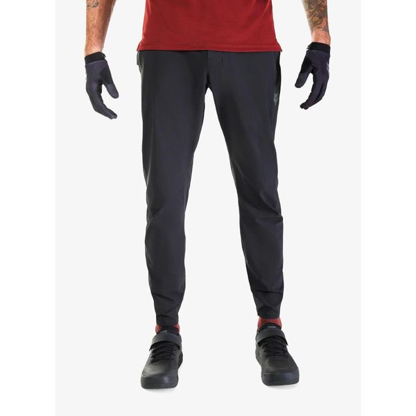 Spodnie rowerowe męskie Fox Ranger Pant. Czarne spodnie materiałowe męskie FOX, bez wzorów, sportowe. W wyprzedaży za 436.00 zł.