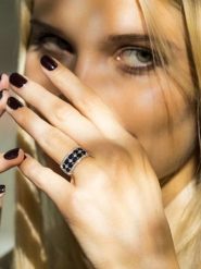 DIAMOND & CO Złoty pierścionek "Hanoï" z diamentami i szafirami rozmiar: 52. Niebieskie pierścionki damskie Diamond & Co, z diamentem, złote. Za 2,087.99 zł.