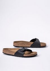 Birkenstock Madrid BS Klapki damskie. Czarne klapki damskie Birkenstock, bez wzorów, bez obcasa. Za 319.99 zł.