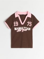 Bawełniana koszulka z dekoltem V - brązowy. Brązowe t-shirty damskie Sinsay, l, bez wzorów, z bawełny, bez kołnierzyka. Za 39.99 zł.