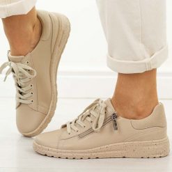 Beżowe skórzane półbuty damskie Potocki 19402. Brązowe półbuty damskie POTOCKI, bez wzorów, z jeansu, casualowe, bez obcasa, na płaskiej podeszwie. Za 239.00 zł.