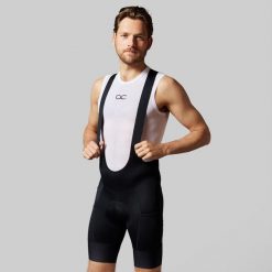 Męskie spodenki kolarskie do kolarstwa górskiego. Czarne szorty męskie ACELERA, bez wzorów, z zamszu, sportowe. W wyprzedaży za 274.91 zł.