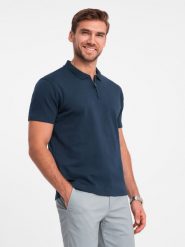 Koszulka męska polo z zapinanym na zamek kołnierzykiem – granatowa V7 OM-POSS-0132 - L. Niebieskie koszulki polo męskie Ombre Clothing, l, z aplikacjami, z bawełny, bez ramiączek. W wyprzedaży za 49.99 zł.