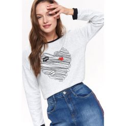 BLUZA NIEROZPINANA DAMSKA Z HAFTEM, Z NADRUKIEM. Szare bluzy bez kaptura damskie TROLL, m, z dzianiny. W wyprzedaży za 34.99 zł.